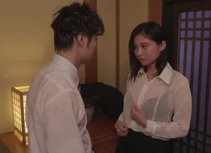 Lời thì thầm của em nhân viên với anh sếp đẹp trai: “chúng ta vào khách sạn trú mưa thôi”