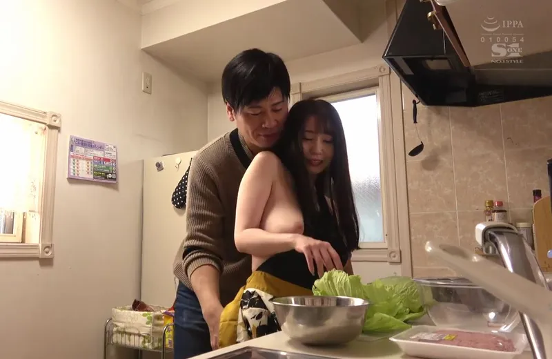 Nghi ngờ cô vợ địt nhau, chồng yêu lén lắp camera và chứng kiến tất cả